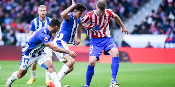 （体育）足球——西甲：马德里竞技胜阿拉维斯