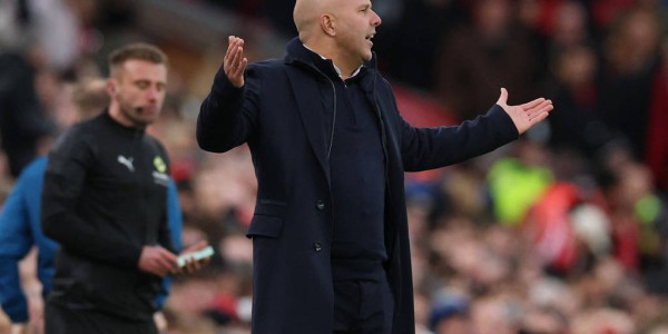 比赛日：利物浦7轮6负遭保级队暴打 40岁C罗惊天倒钩